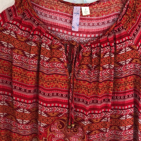 Francesca’s Patterned blouse - Picture 3 of 4